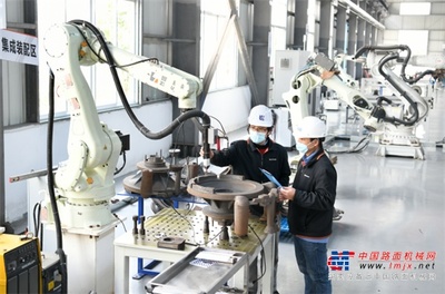 柳工“黑科技”| 智拓公司奏響智能制造“戰(zhàn)役”交響曲